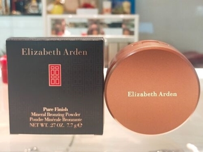 Immagine di ELIZABETH ARDEN | Pure Finish Mineral Bronzing Powder